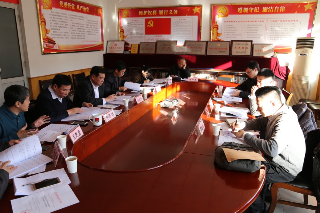 /></p><div> 與會專家于21日上午赴山西省機械產品司法鑒定中心與山西省礦產金銀珠寶司法鑒定中心實地考察調研,下午正式召開產品質量司法鑒定座談會。會上課題組領導就上午的考察調研情況做了整體介紹,《山西省司法鑒定執業分類規定(2016年)》起草執筆人趙亞娣向全體與會專家介紹了山西省司法鑒定執業分類有關問題的說明,各個鑒定機構負責人也就此次調研做了相關發言,*后山西省司法鑒定協會會長劉占中總結講話。</div><div> </div><div> 此次座談會旨在學習調研山西司法鑒定成功經驗,征集山西司法鑒定專家的意見,為《產品質量司法鑒定通用程序規范》的修訂做理論和實踐的積累。</div><div> </div><p style=